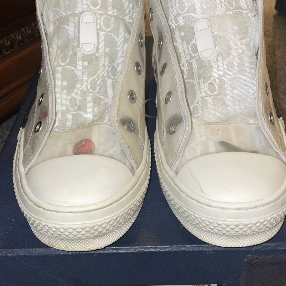 Dior B23